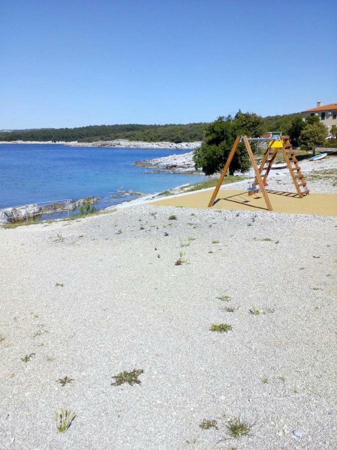 Apartman Knapic Koromačno Exterior foto
